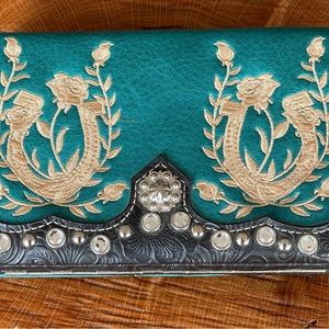 BRAND NEW Horseshoe Pattern & Rhinestones Wallet
